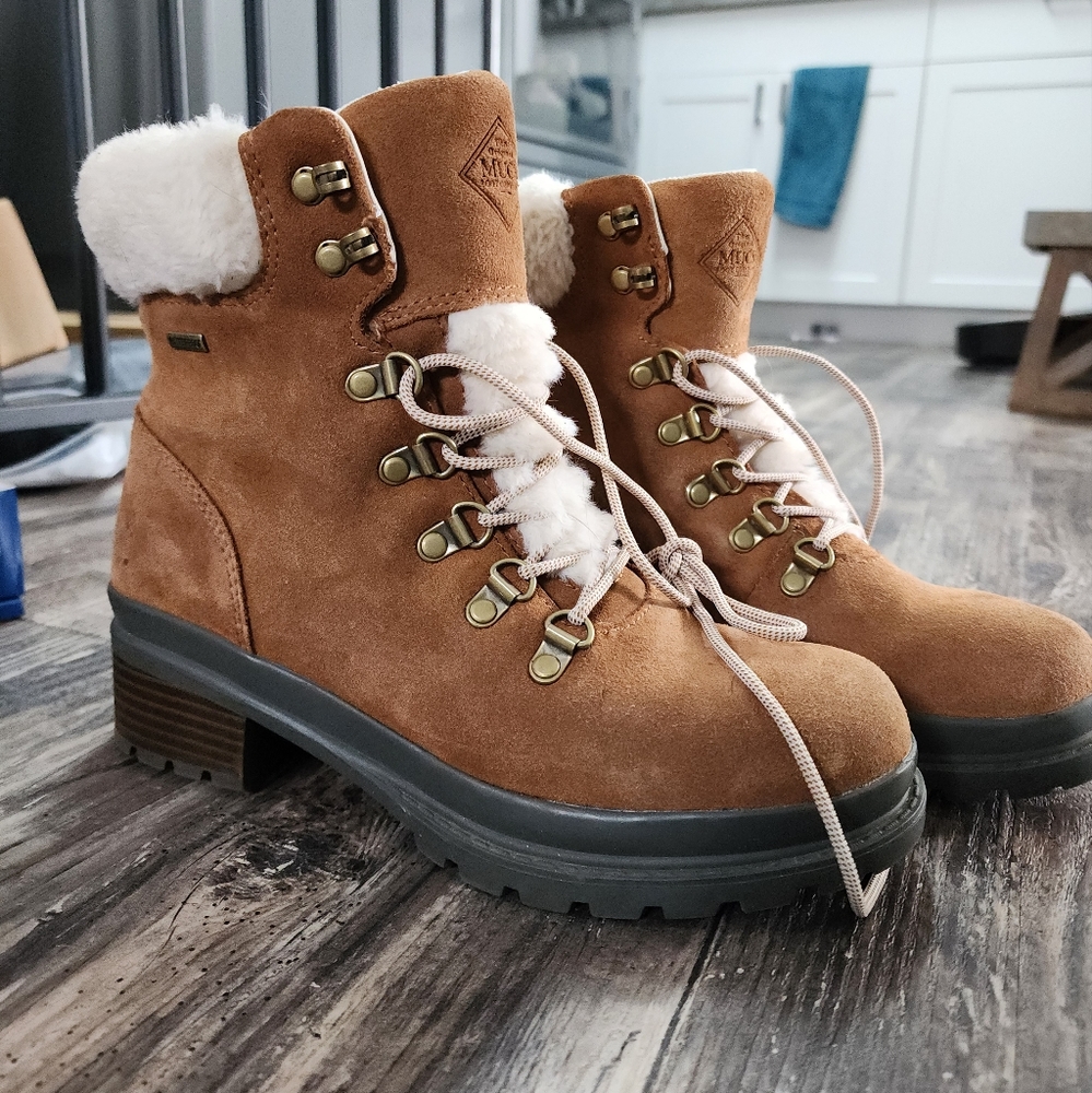 Ladies MUCK winter boots